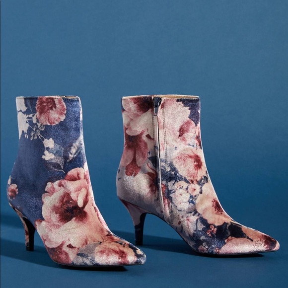 Anthropologie Shoes - Anthropologie FARYLROBIN FLORAL VELVET size 8